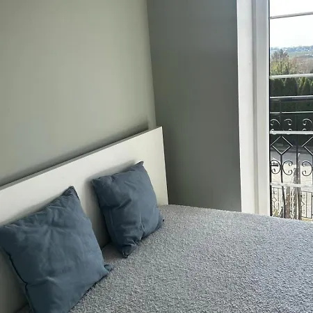 Maria Z Ogrodkiem I Parkingiem Apartment Srem