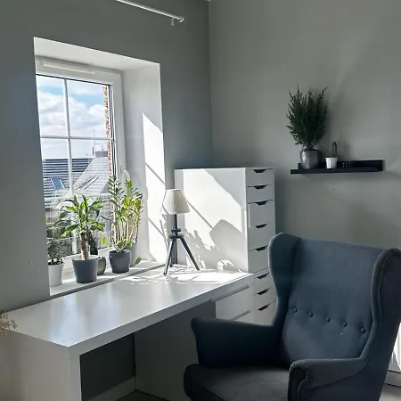 Maria Z Ogrodkiem I Parkingiem * Srem