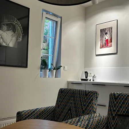 Maria Z Ogrodkiem I Parkingiem Srem