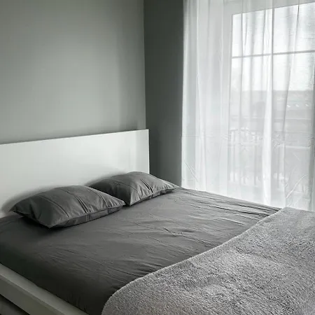 Maria Z Ogrodkiem I Parkingiem Apartman