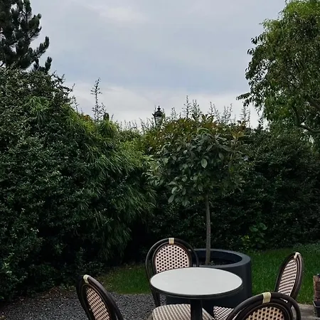 Maria Z Ogrodkiem I Parkingiem 아파트 *