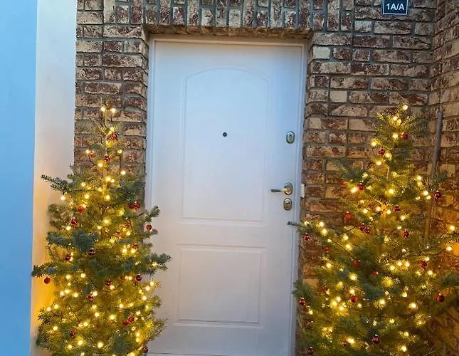 Maria Z Ogrodkiem I Parkingiem