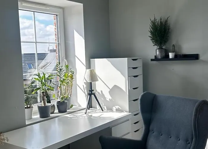 Maria Z Ogrodkiem I Parkingiem * 스렘