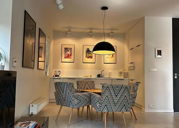 Maria Z Ogrodkiem I Parkingiem Apartment Srem